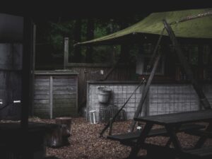 Area Externa De Assentos Com Mesa De Piquenique E Dossel CE2OJBUBy1s