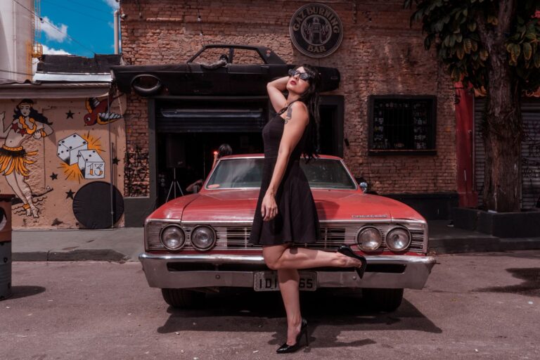 Qual é a diferença do estilo vintage retro e street