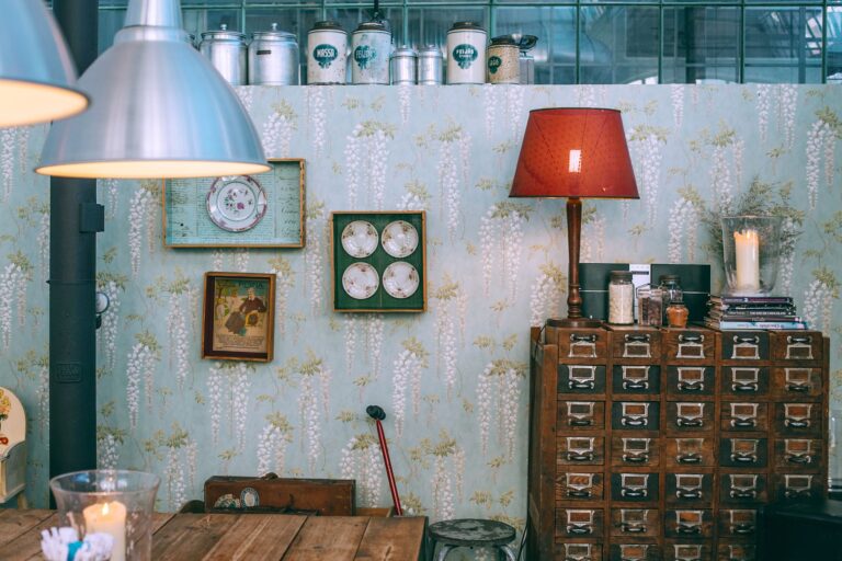 Quais cores combinam com decoração vintage?