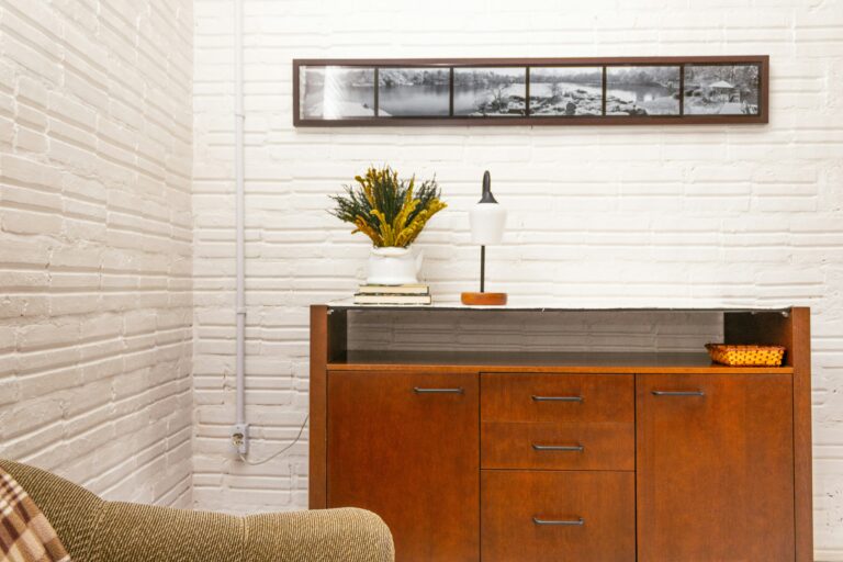 Como misturar móveis antigos com decoração moderna?